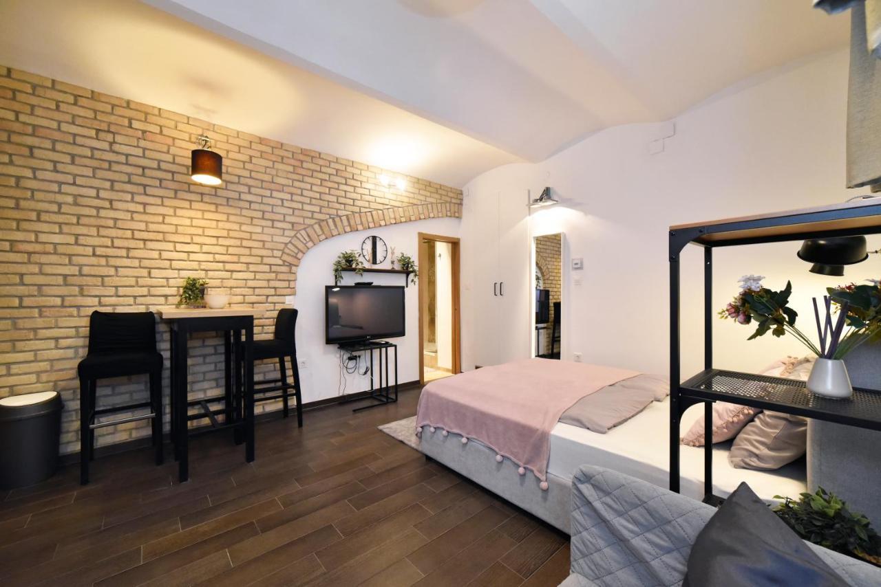 Manuela Varsavska Studio Apartments 자그레브 외부 사진
